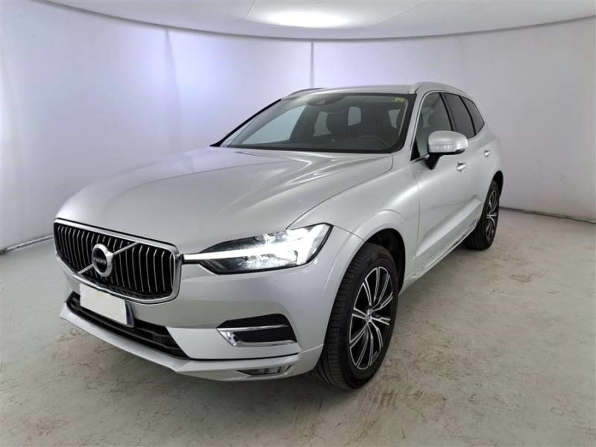 Volvo XC60 B4 Geartronic Inscription  del 2021 usata a Bari