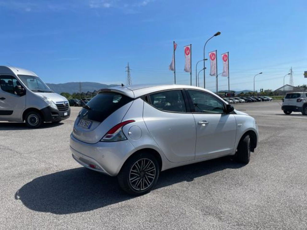 Lancia Ypsilon usata a Pordenone (4)