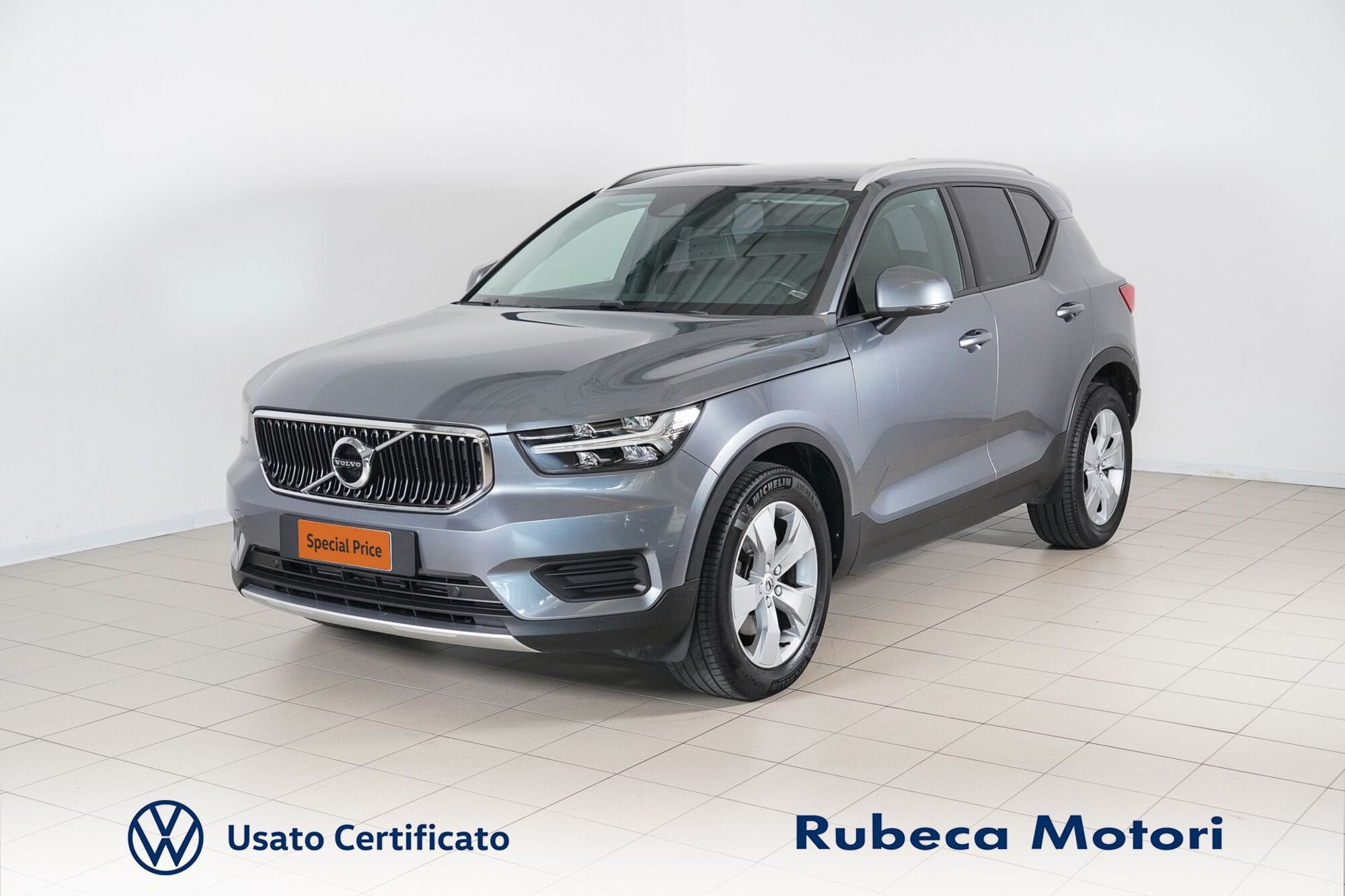 Volvo XC40 D4 AWD Geartronic Momentum  del 2018 usata a Citta&#039; della Pieve