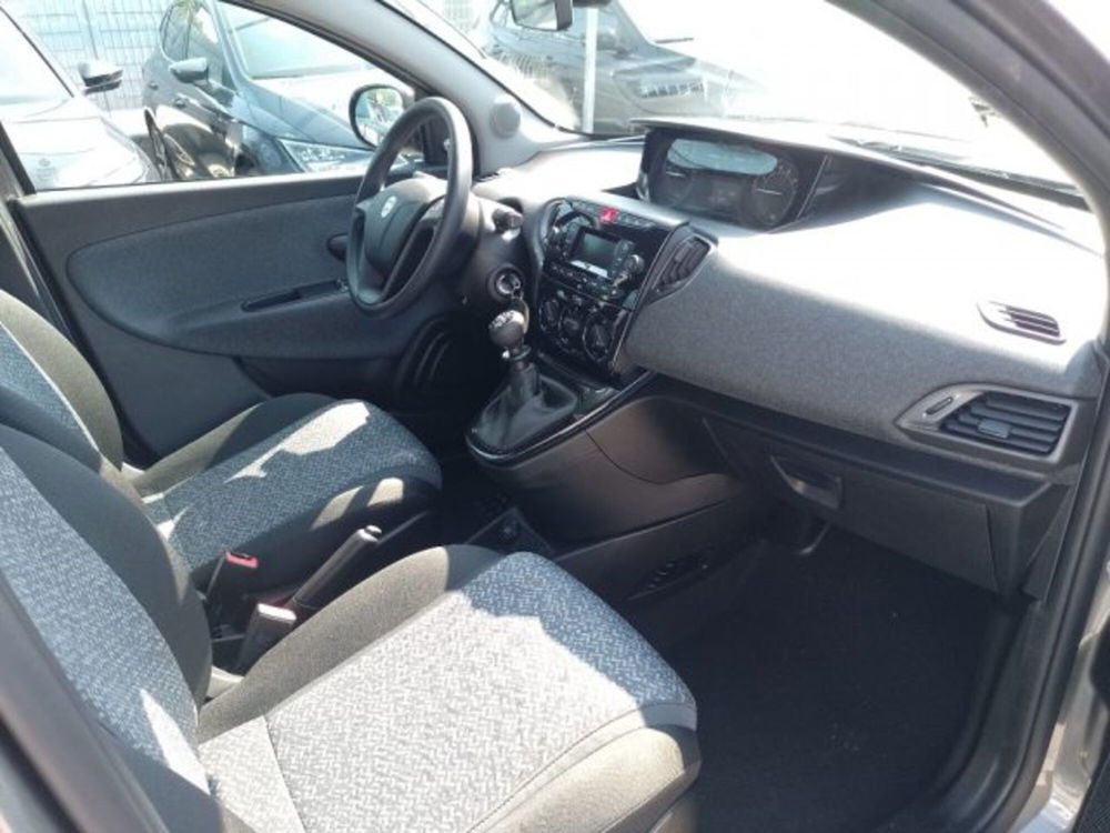 Lancia Ypsilon nuova a Brescia (14)