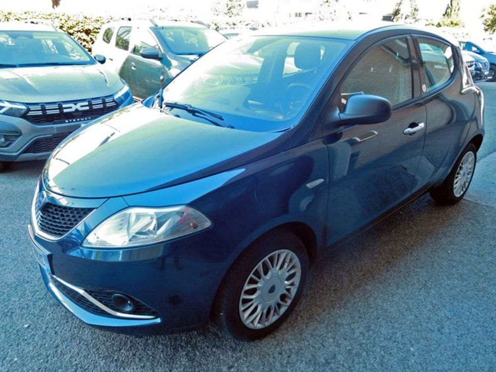 Lancia Ypsilon usata a Rimini