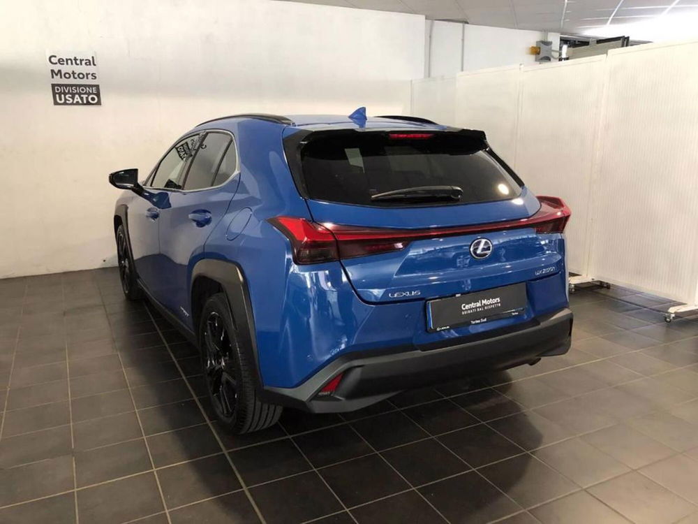 Lexus UX usata a Torino (5)