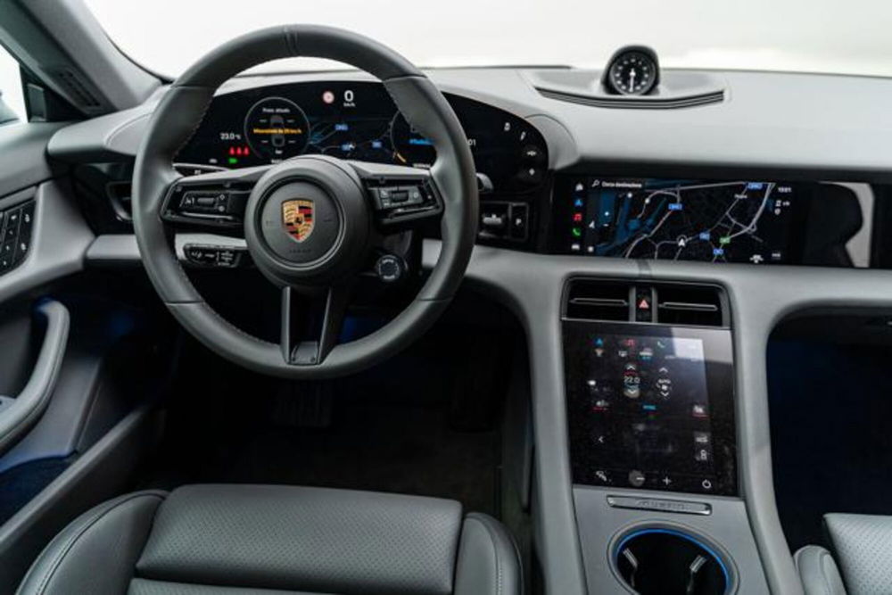 Porsche Taycan usata a Livorno (8)