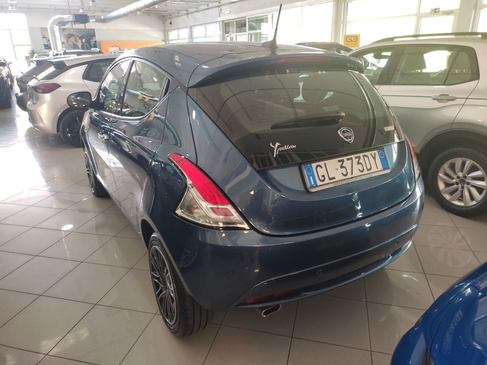 Lancia Ypsilon usata a Prato (7)