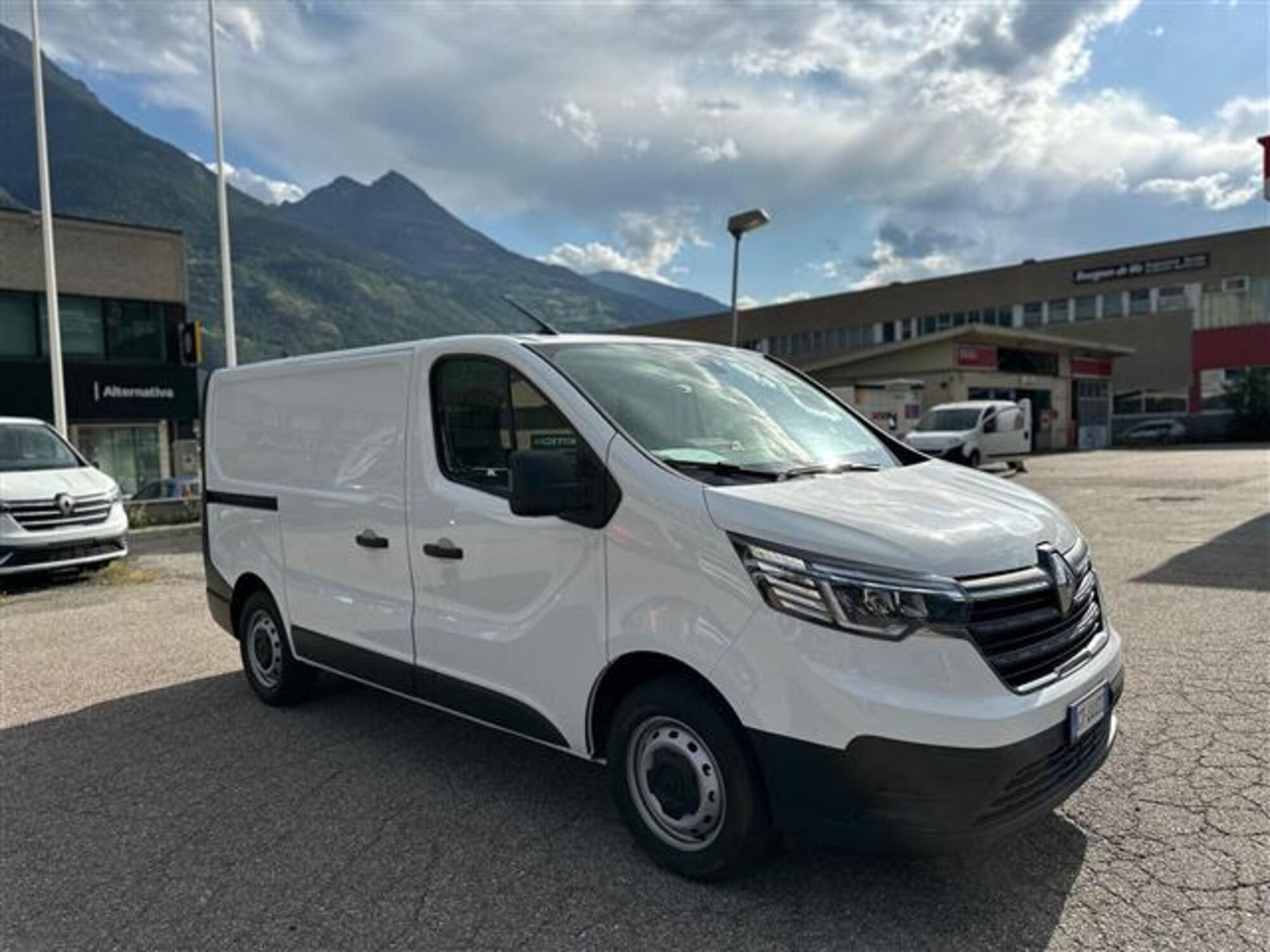 Renault Trafic Furgone T29 2.0 dCi 110CV PC-TN Furgone Ice nuova a Ivrea