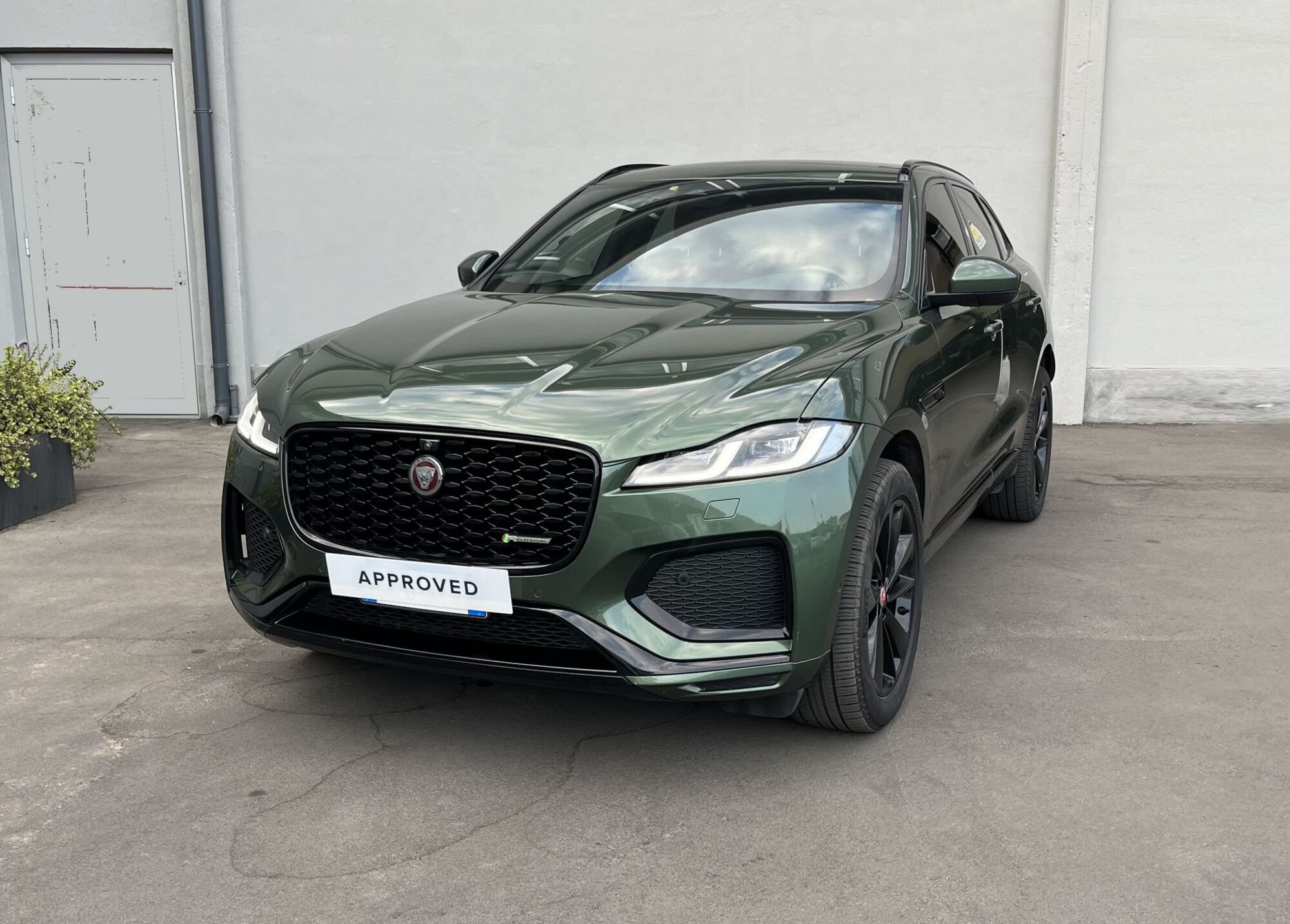 Jaguar F-Pace 2.0 D 204 CV AWD aut. R-Dynamic SE Greenstone del 2021 usata a Misterbianco