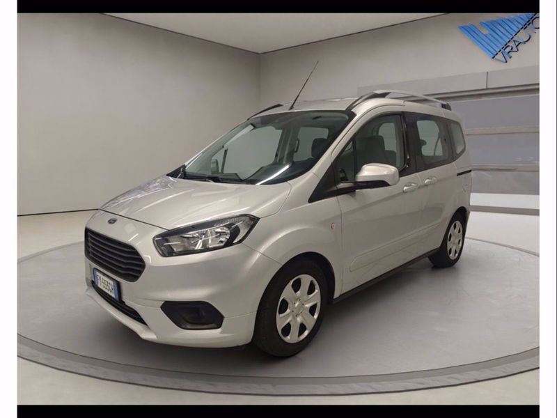 Ford Tourneo Courier 1.0 EcoBoost 100 CV Plus  del 2019 usata a Catania