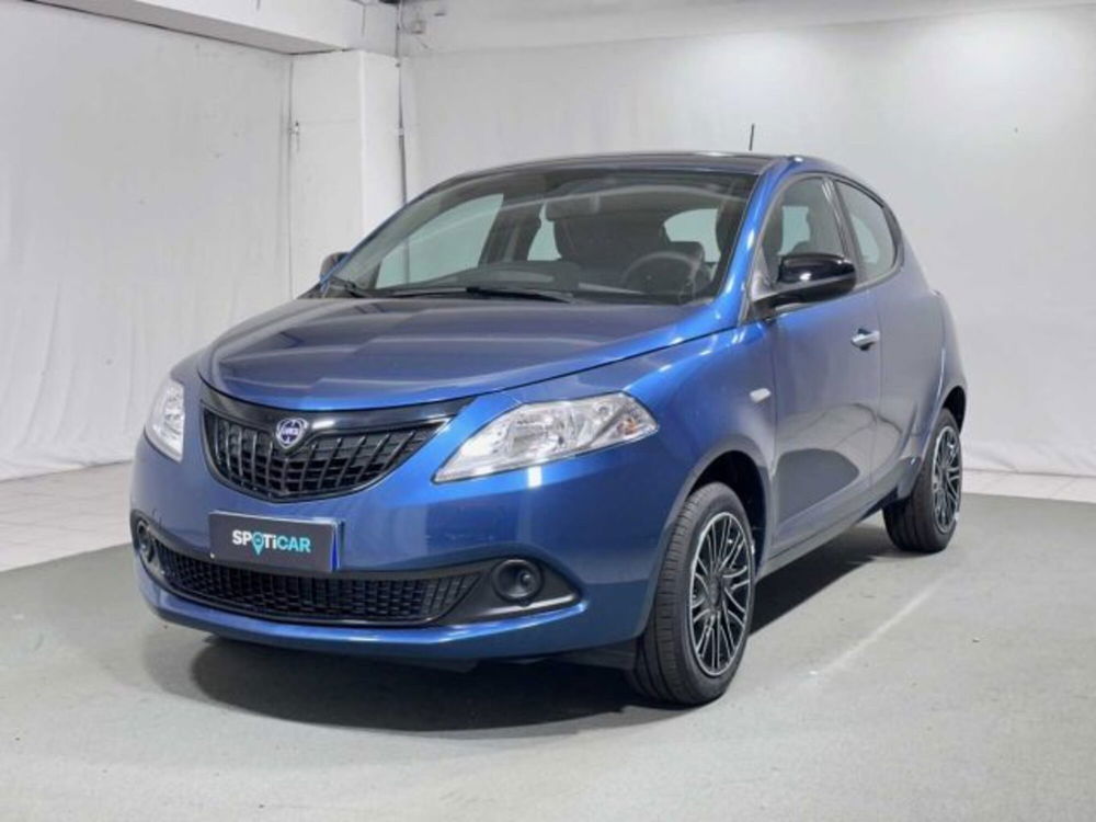 Lancia Ypsilon nuova a Sondrio