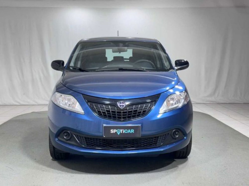 Lancia Ypsilon nuova a Sondrio (8)