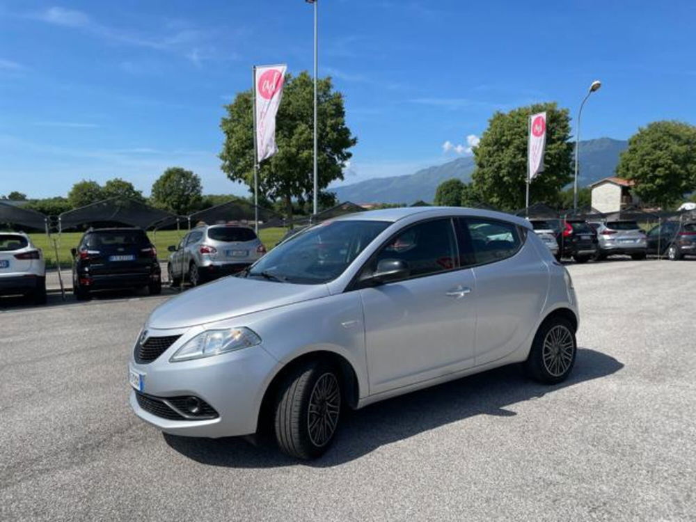 Lancia Ypsilon usata a Pordenone (2)