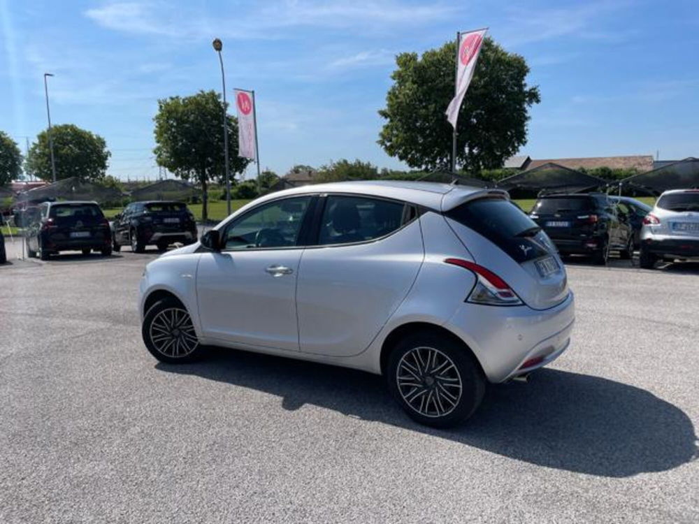 Lancia Ypsilon usata a Pordenone (3)