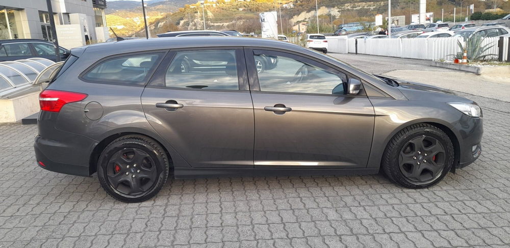 Ford Focus Station Wagon usata a Cosenza (4)