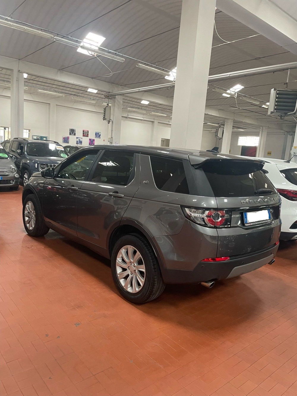 Land Rover Discovery Sport usata a Lucca (5)