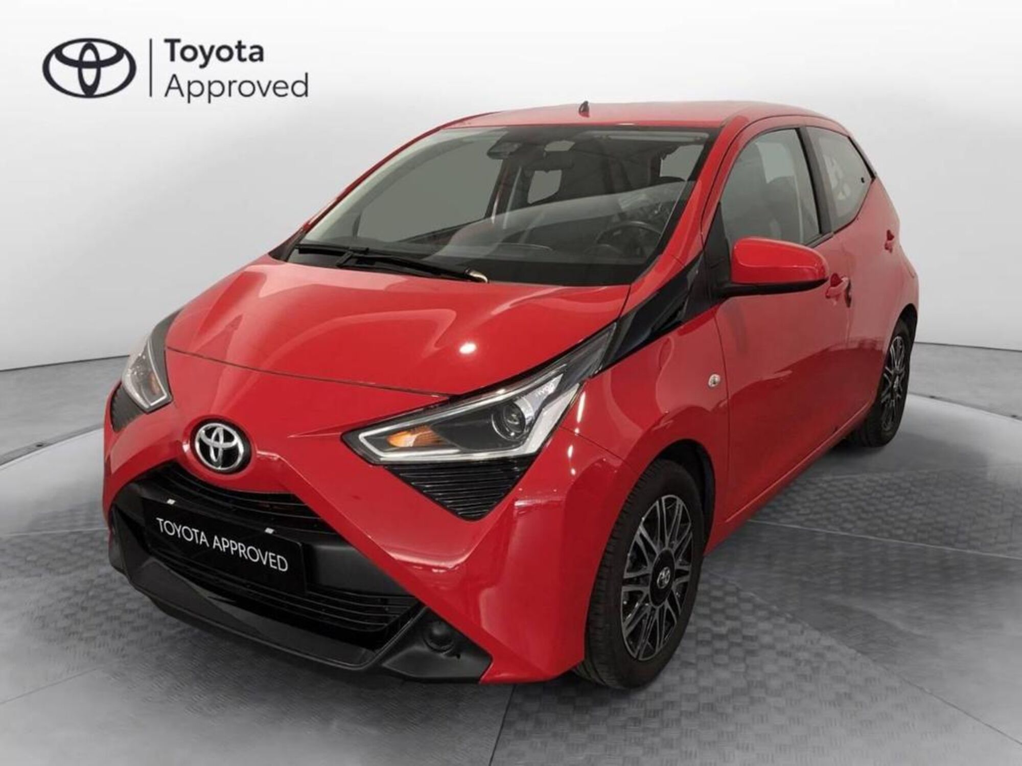 Toyota Aygo 1.0 VVT-i 72 CV 5 porte x-play MMT  del 2021 usata a Torino