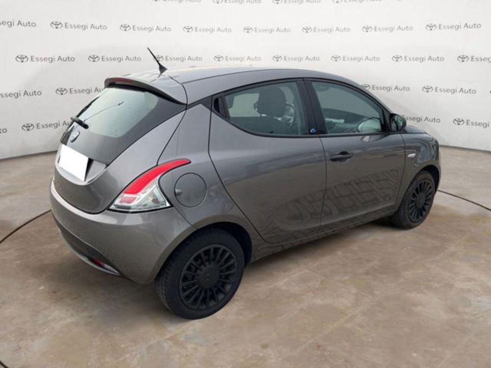 Lancia Ypsilon usata a Vercelli (5)