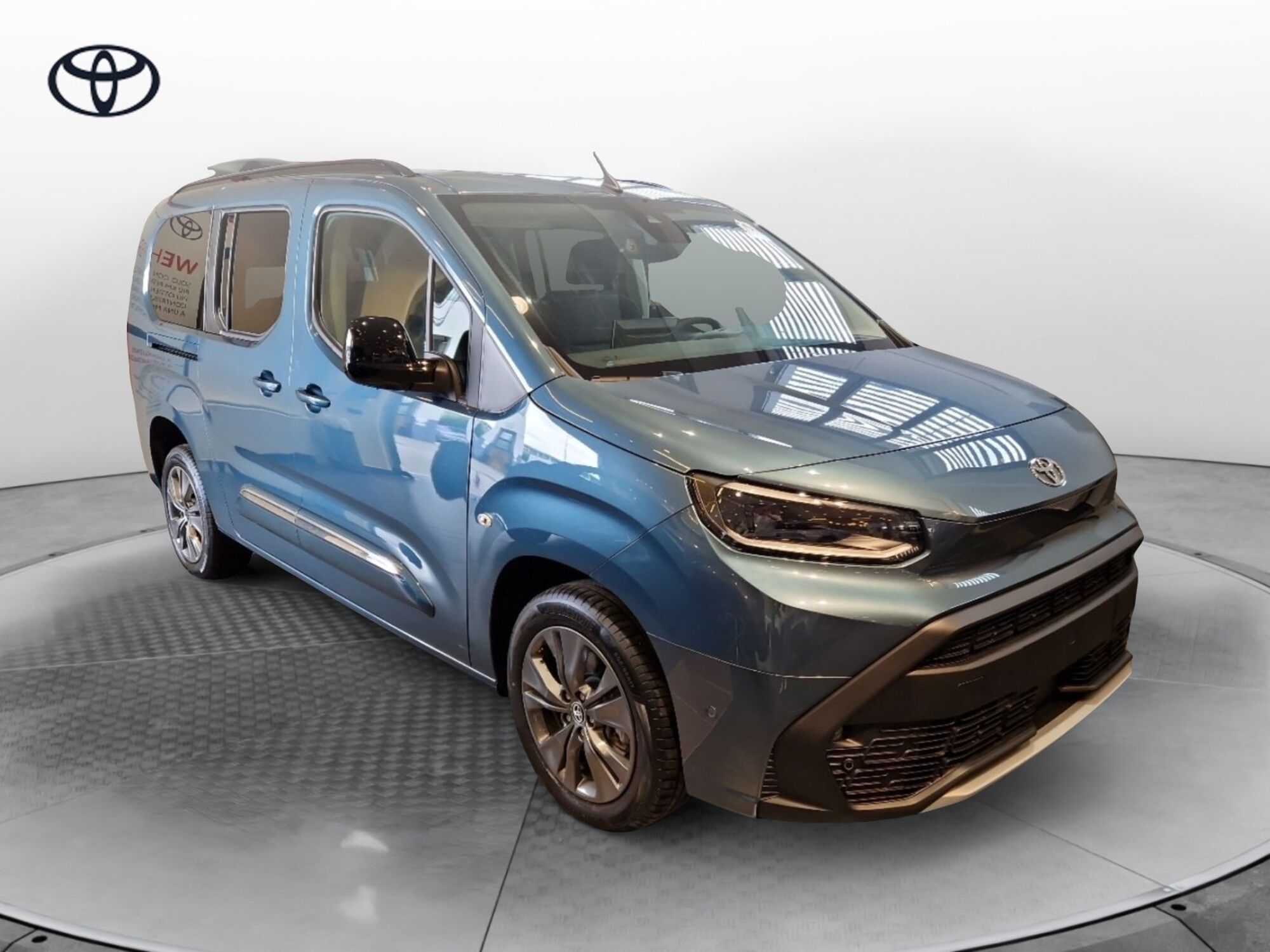 Toyota Proace City Verso City Verso 1.5D 130 CV S&amp;S Long D Luxury  nuova a Cremona