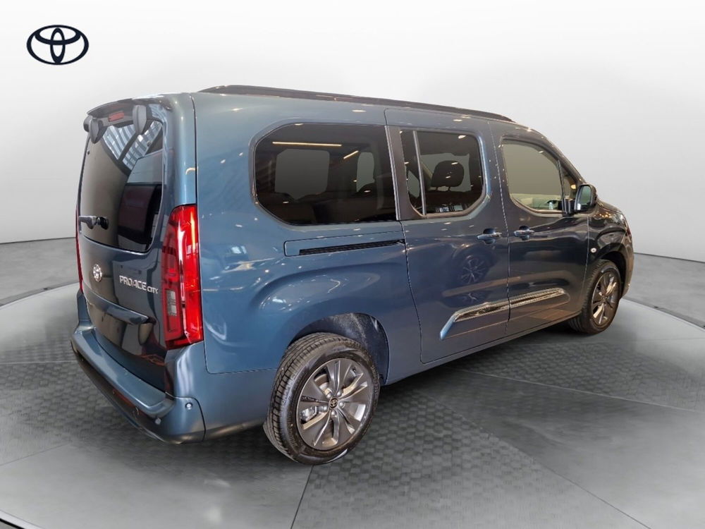 Toyota Proace City Verso nuova a Cremona (4)