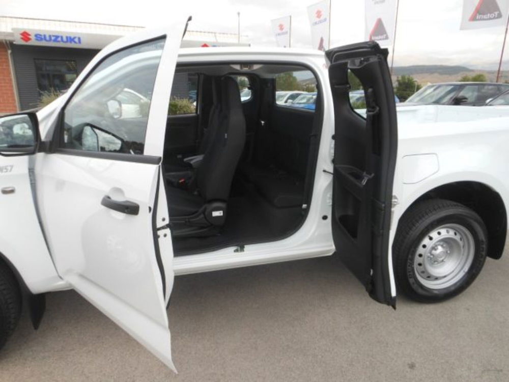 Isuzu D-Max Pick-up nuova a L'Aquila (15)