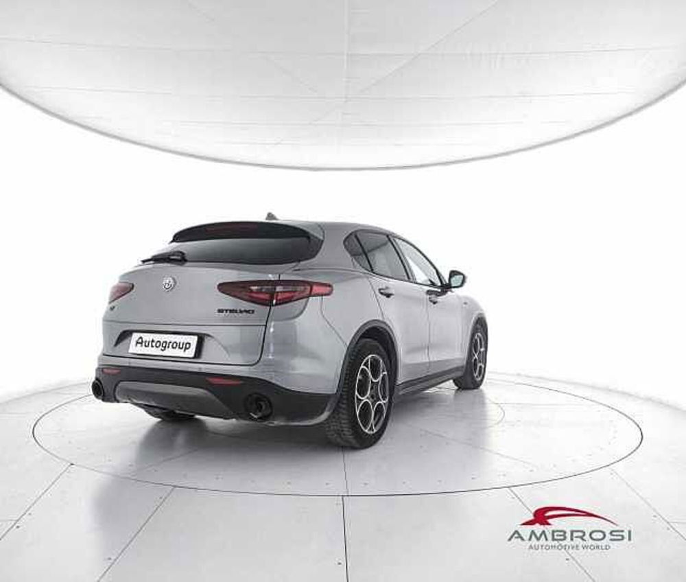 Alfa Romeo Stelvio usata a Perugia (3)