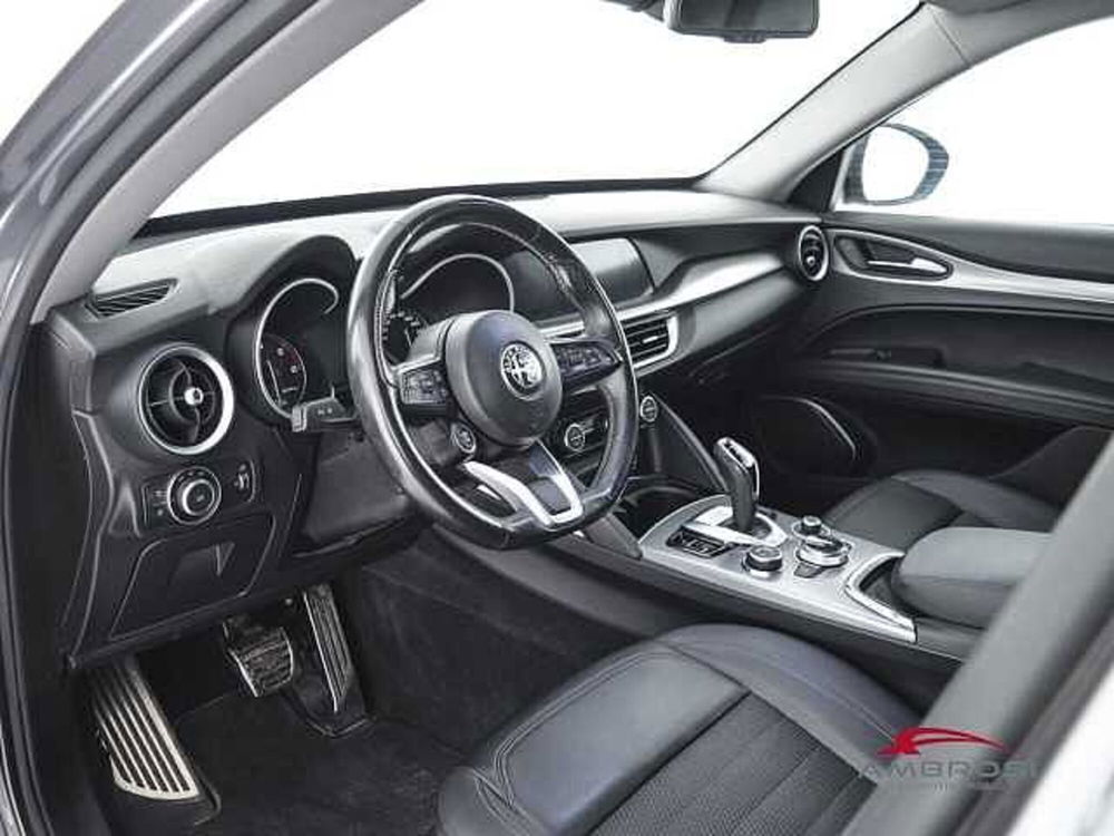 Alfa Romeo Stelvio usata a Perugia (8)