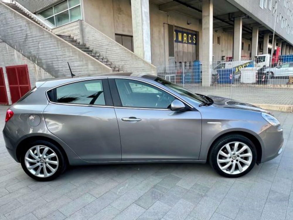 Alfa Romeo Giulietta usata a Savona (8)