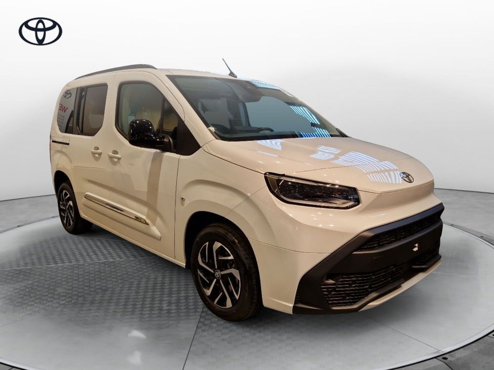 Toyota Proace City Verso nuova a Cremona (2)