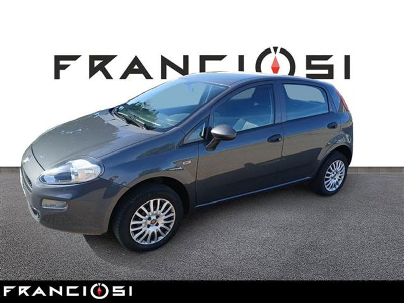 Fiat Punto 1.4 8V 5 porte Natural Power Street  del 2017 usata a Mirandola