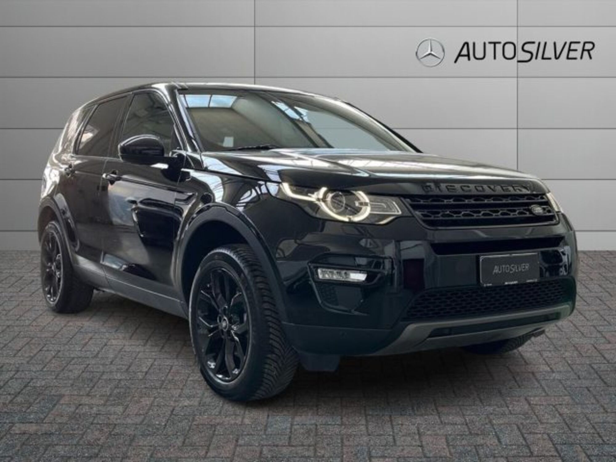 Land Rover Discovery Sport 2.0 eD4 150 CV 2WD HSE Luxury  del 2018 usata a Verona