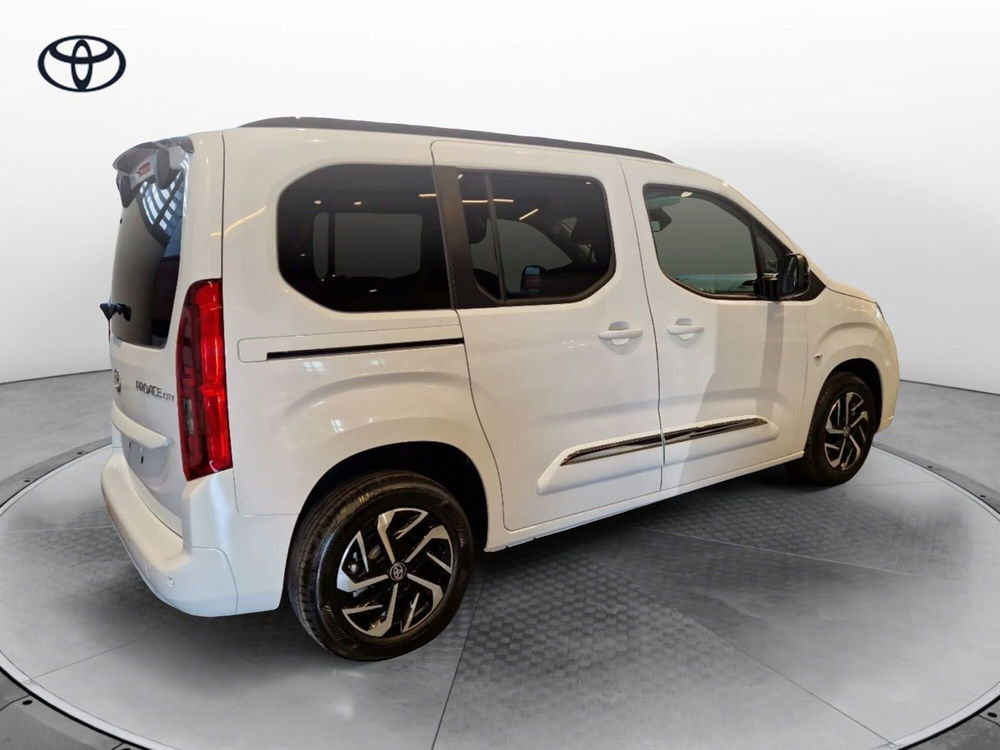 Toyota Proace City Verso nuova a Cremona (3)