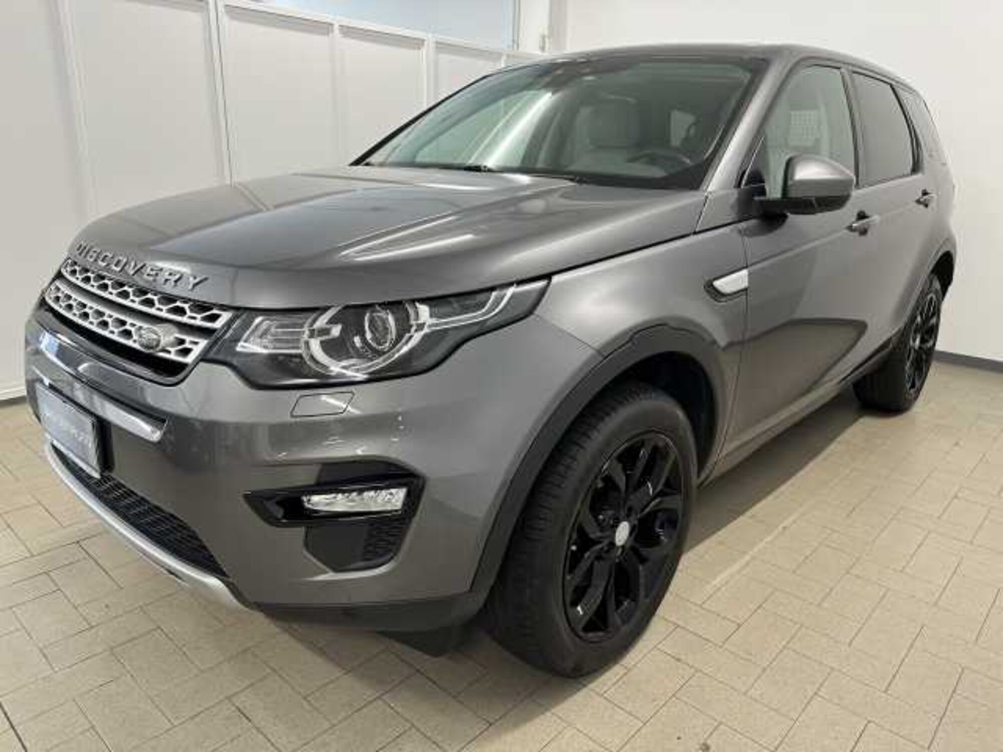 Land Rover Discovery Sport 2.0 TD4 150 CV SE  del 2016 usata a Civitanova Marche