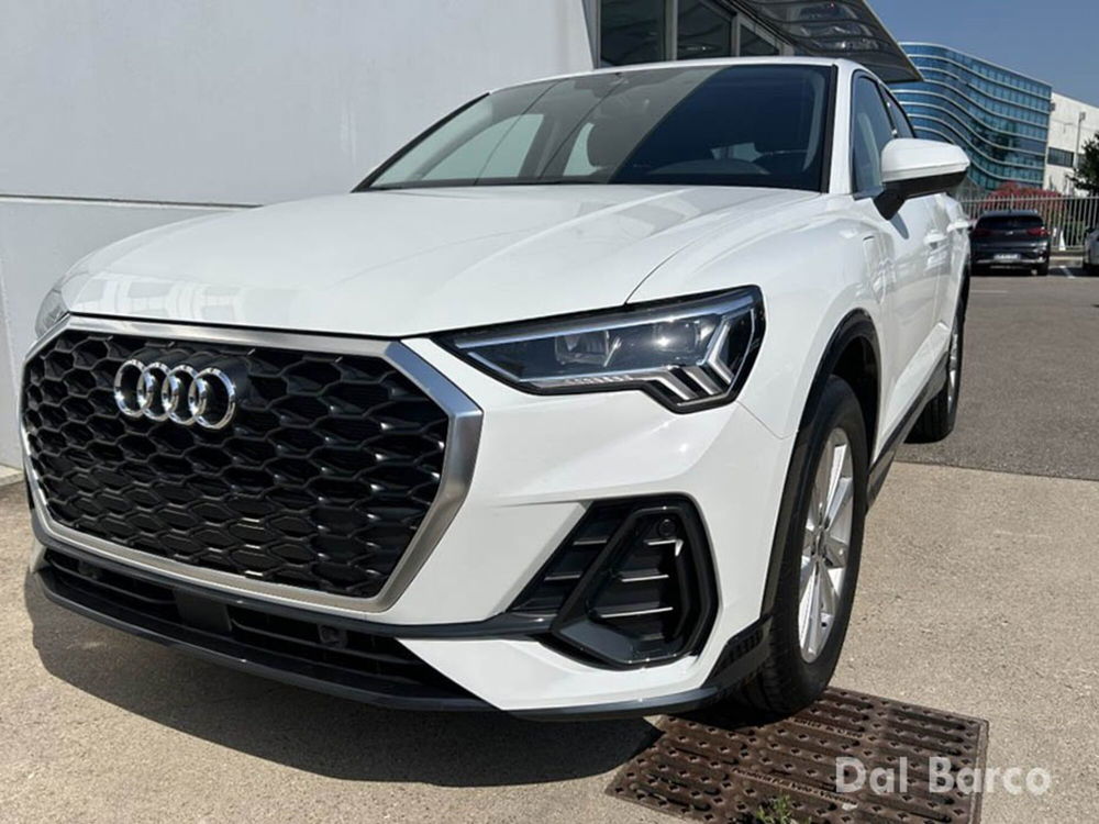 Audi Q3 Sportback nuova a Verona (8)