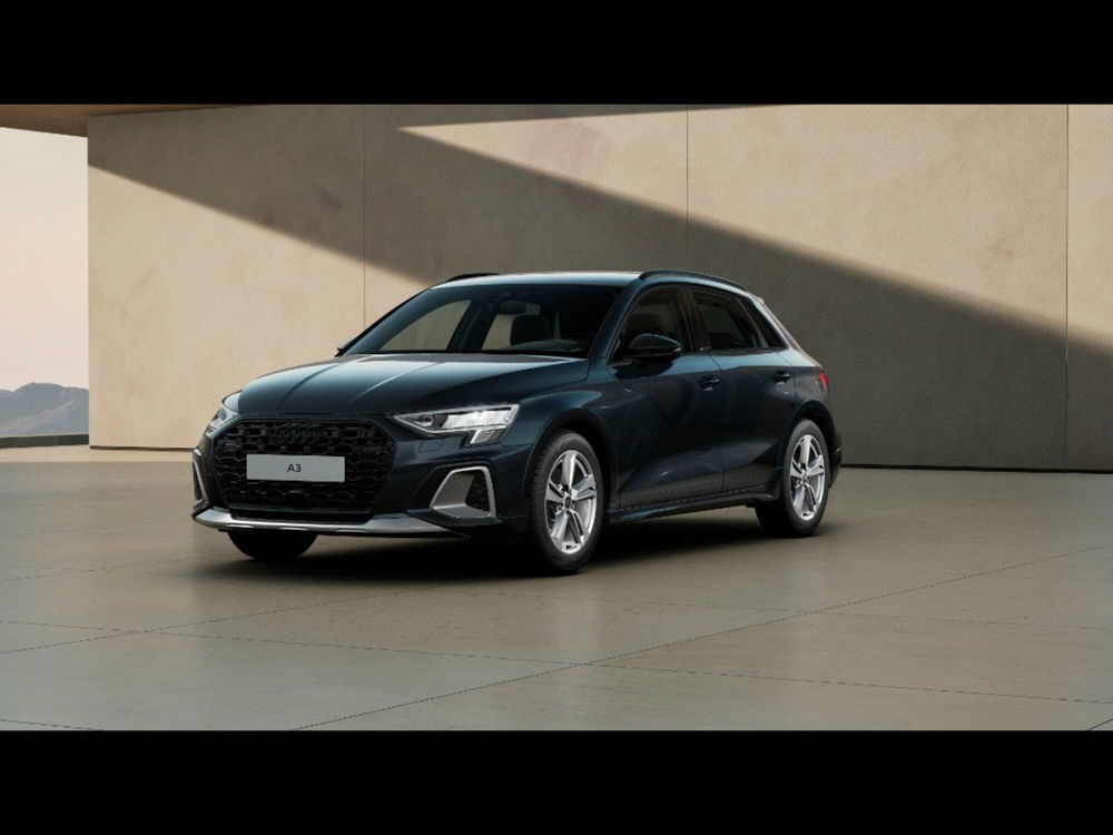 Audi A3 allstreet nuova a Livorno