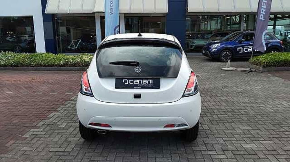 Lancia Ypsilon usata a Milano (2)