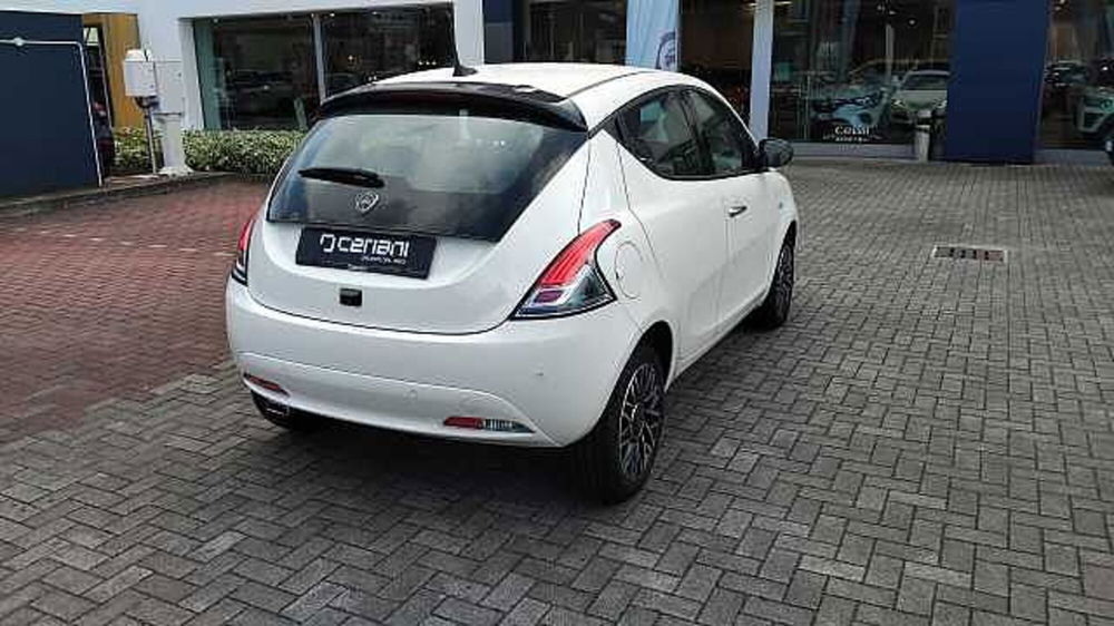 Lancia Ypsilon usata a Milano (3)