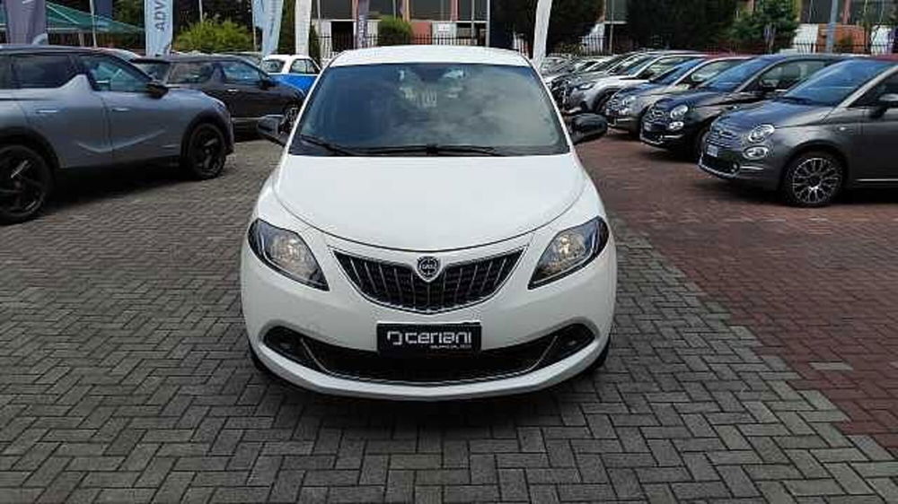 Lancia Ypsilon usata a Milano (7)