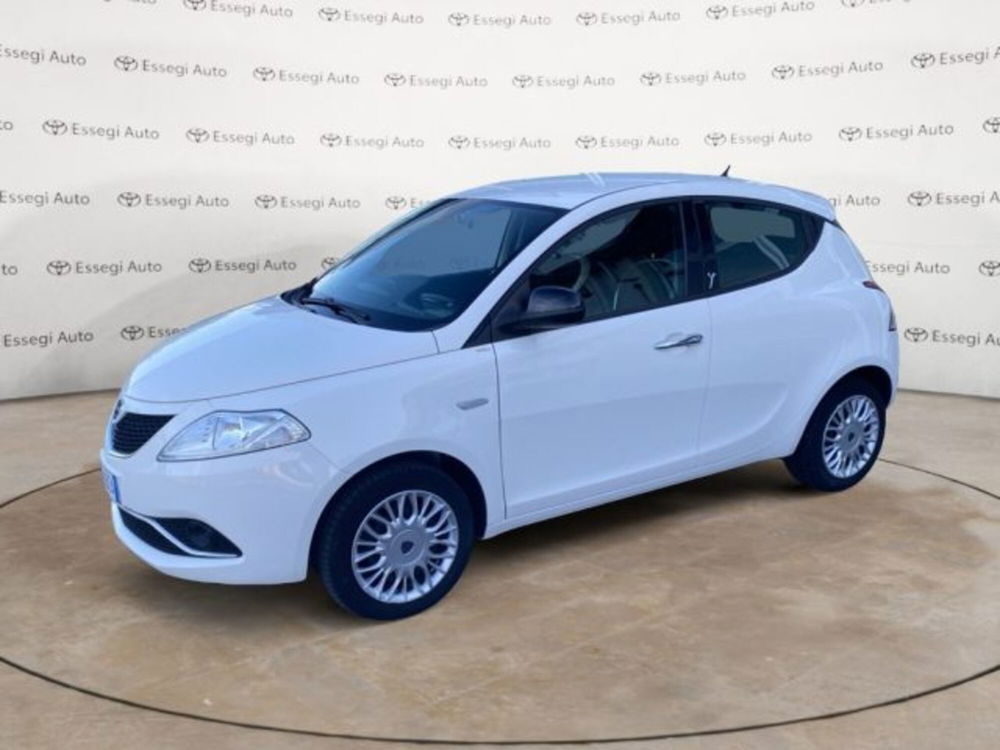 Lancia Ypsilon usata a Vercelli