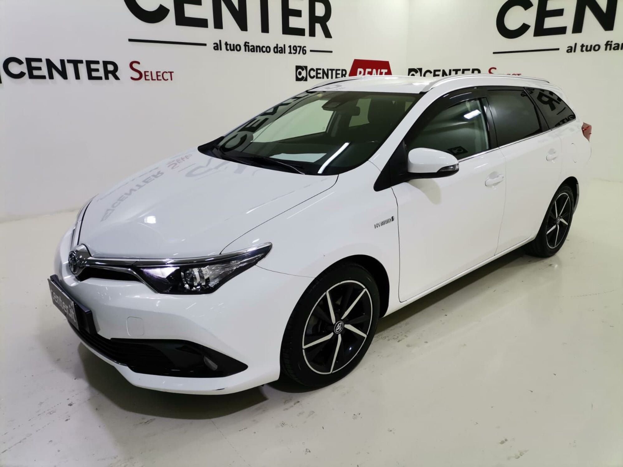 Toyota Auris Station Wagon 1.8 Hybrid Style del 2017 usata a Salerno