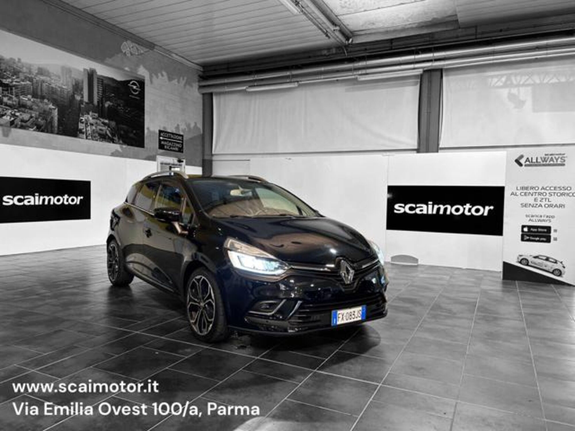 Renault Clio Sporter dCi 8V 90 CV EDC Moschino Intens del 2019 usata a Parma