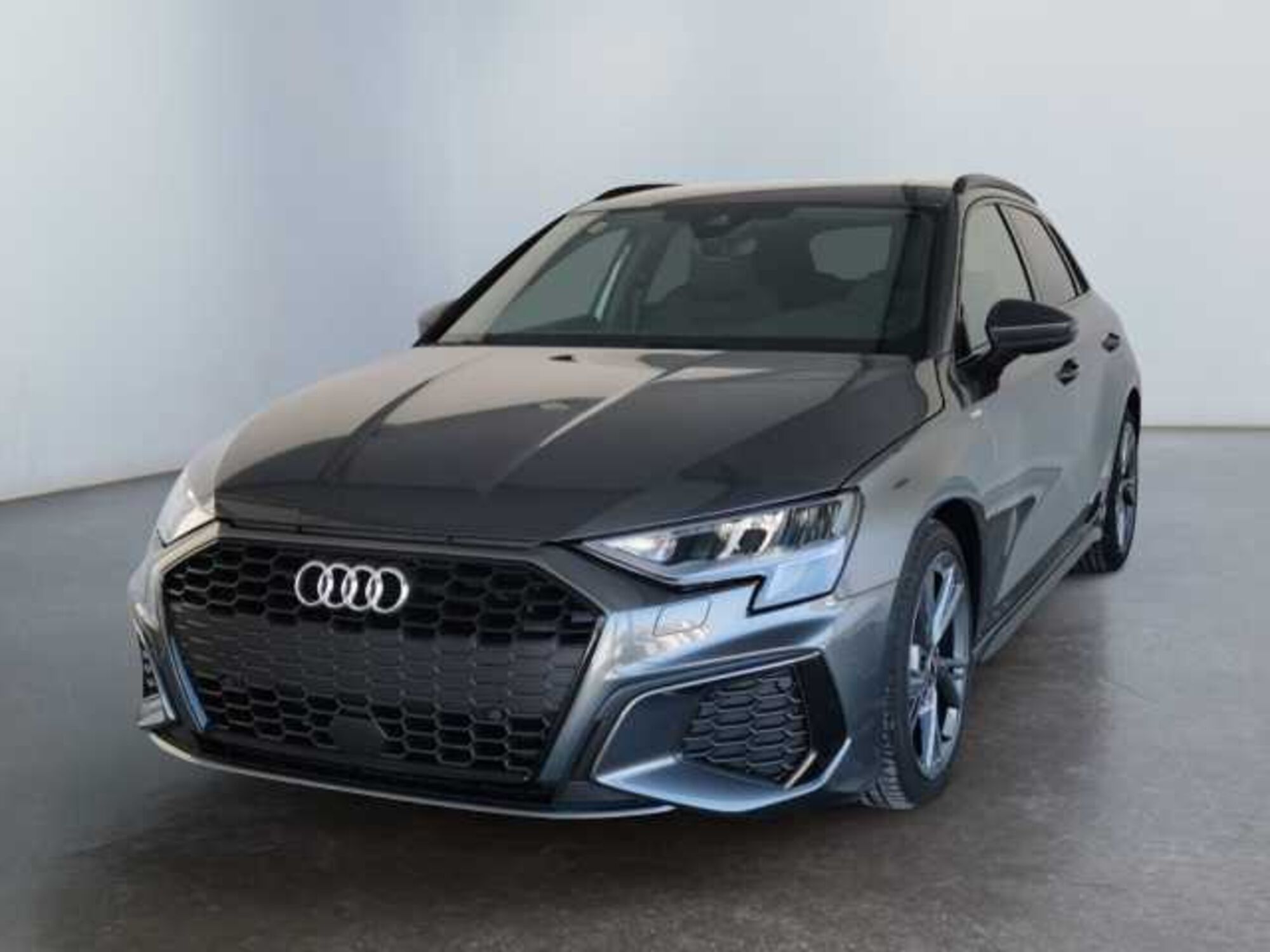 Audi A3 Sportback 30 TFSI S line edition del 2024 usata a Lucca