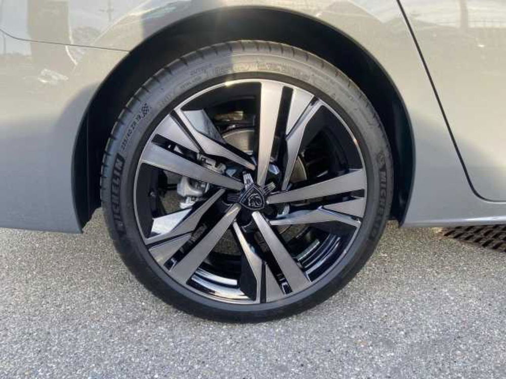 Peugeot 508 SW nuova a Milano (20)