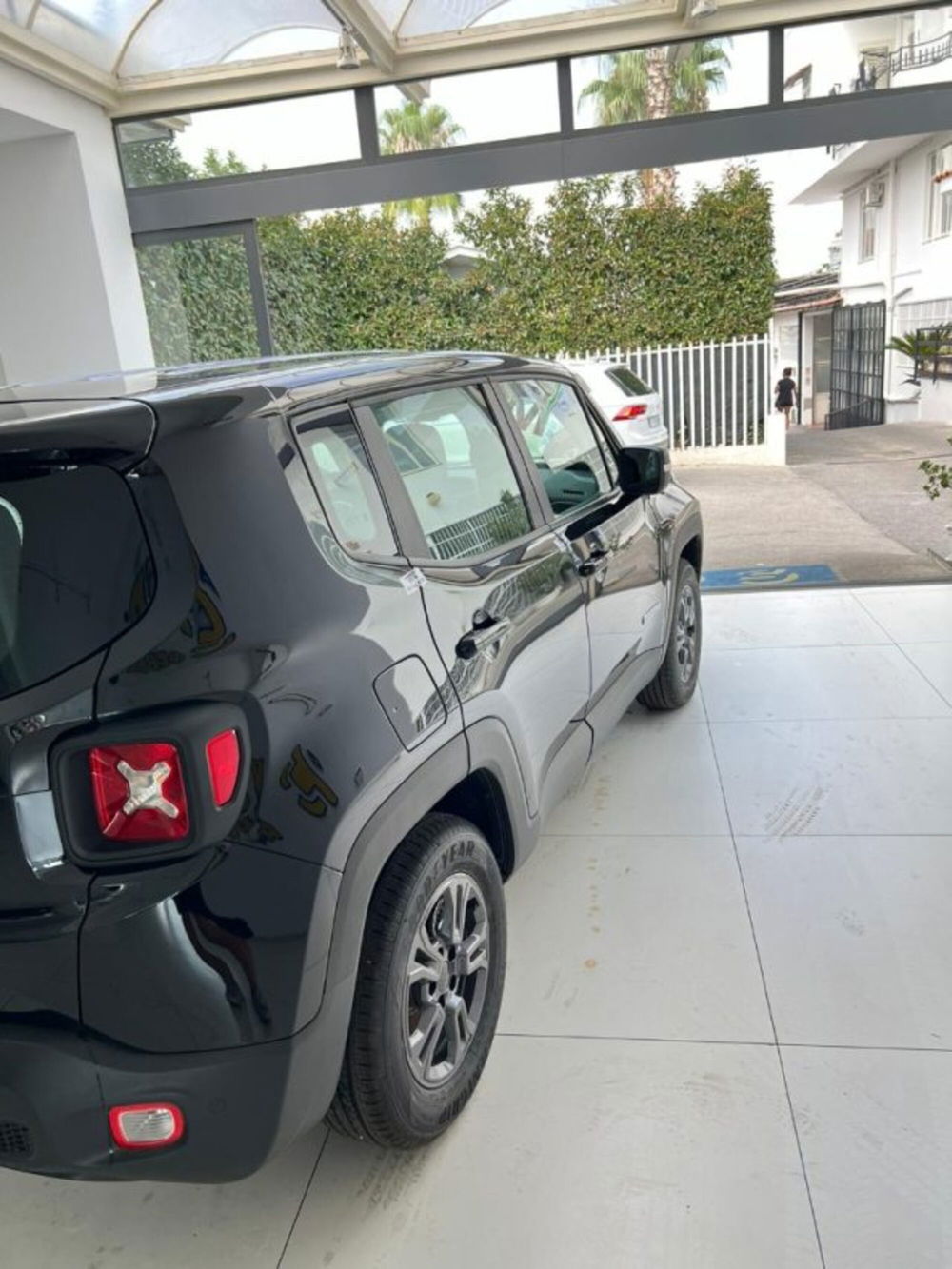 Jeep Renegade nuova a Napoli (6)