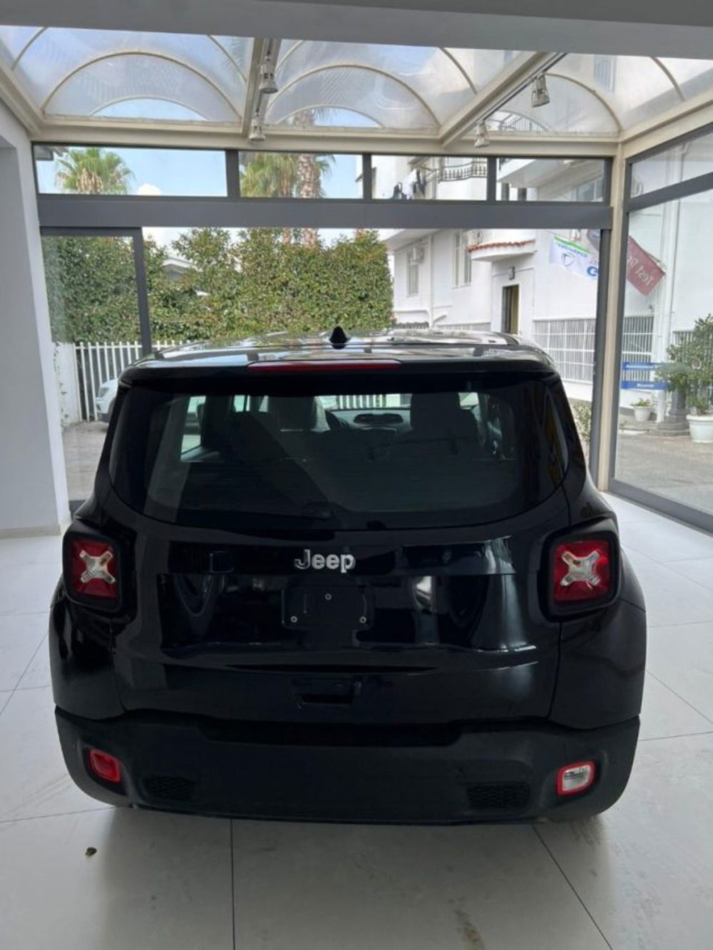 Jeep Renegade nuova a Napoli (7)