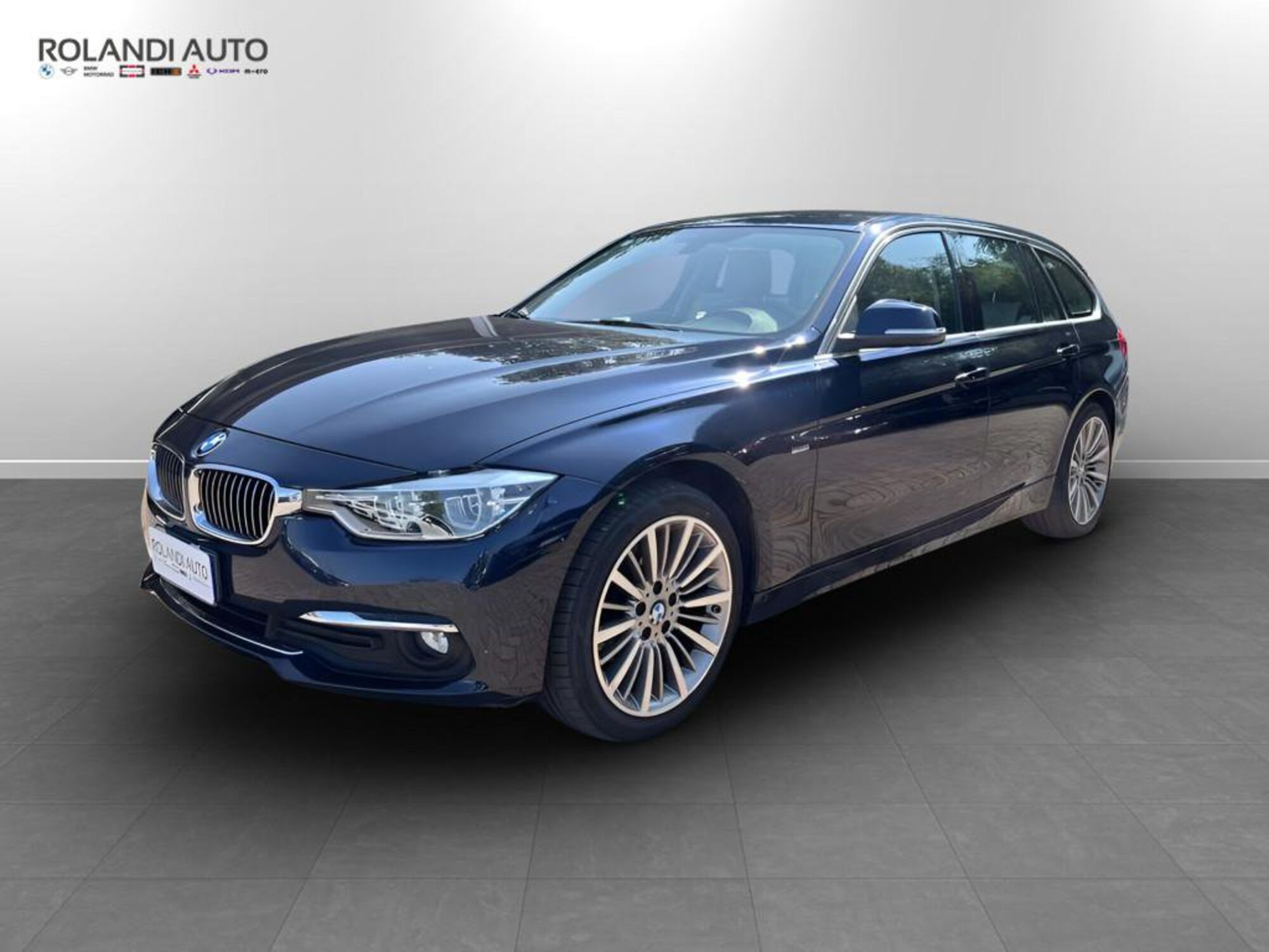 BMW Serie 3 Touring 320d xDrive  Luxury  del 2016 usata a Alessandria