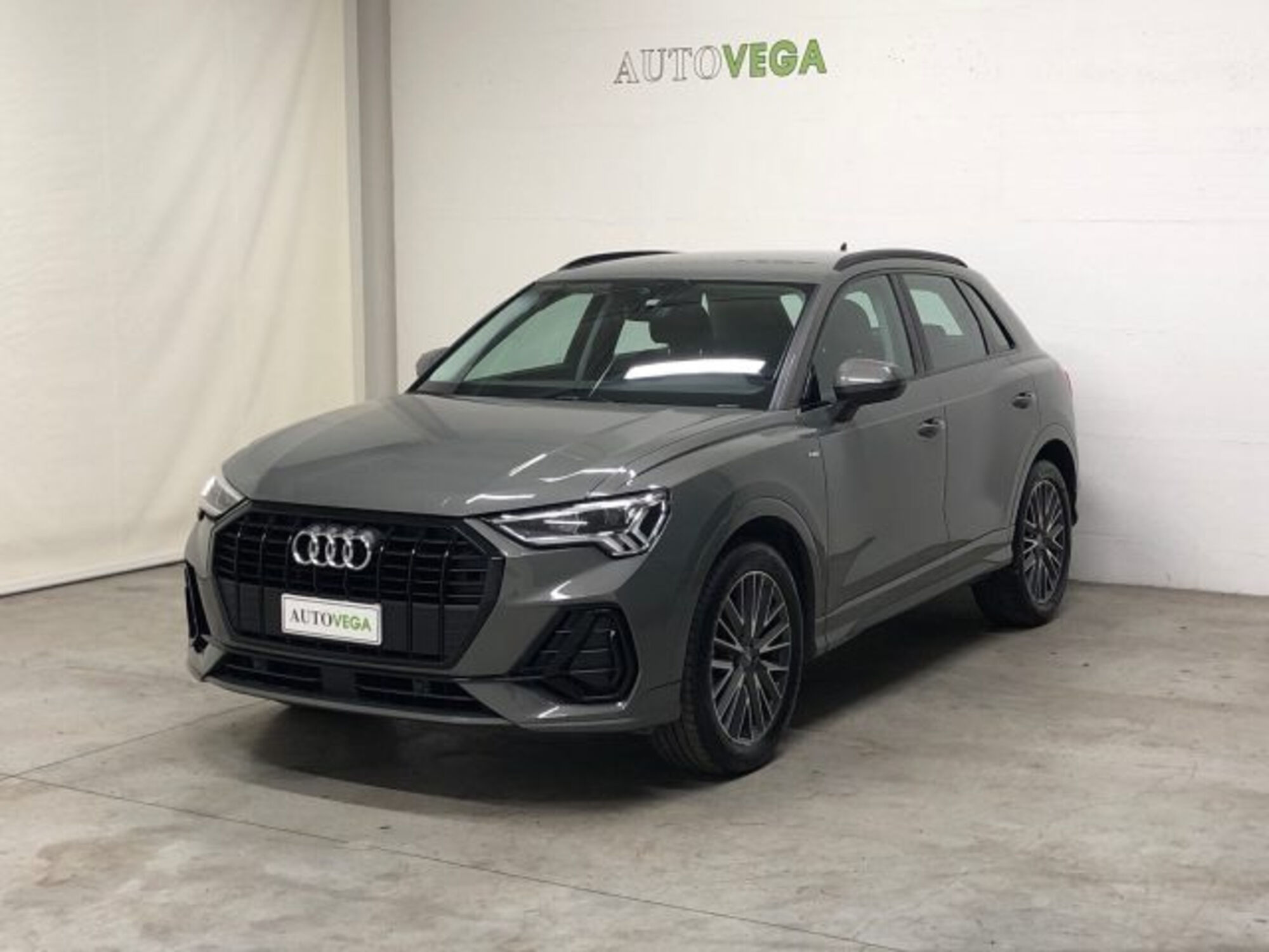 Audi Q3 35 2.0 tdi S line edition s-tronic del 2019 usata a Arzignano