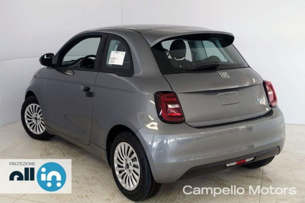 Fiat 500e nuova a Venezia (3)