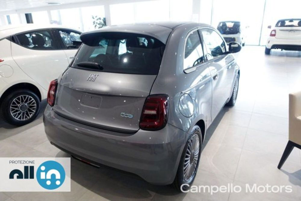 Fiat 500e nuova a Venezia (4)