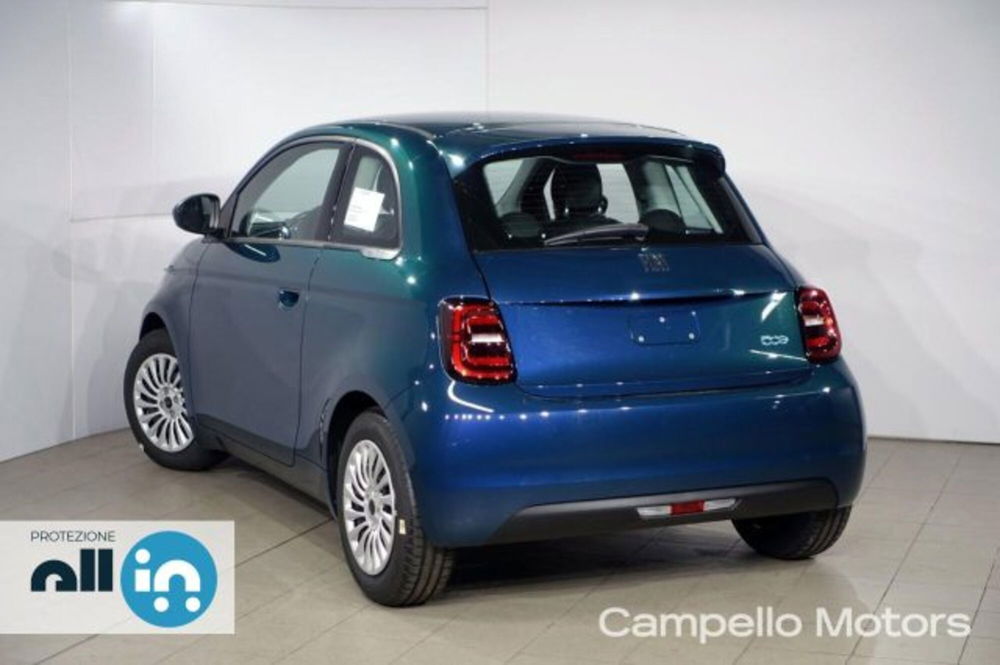 Fiat 500e nuova a Venezia (3)