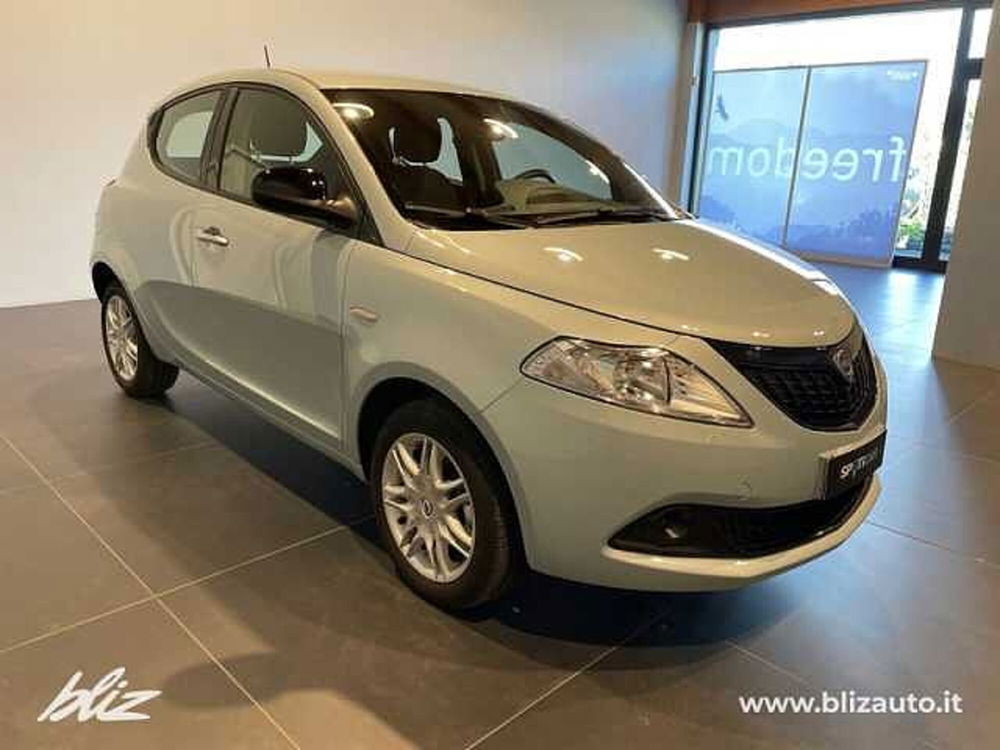 Lancia Ypsilon usata a Udine (7)