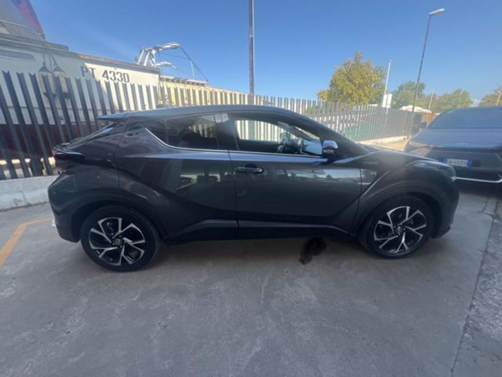 Toyota Toyota C-HR usata a Sassari (7)