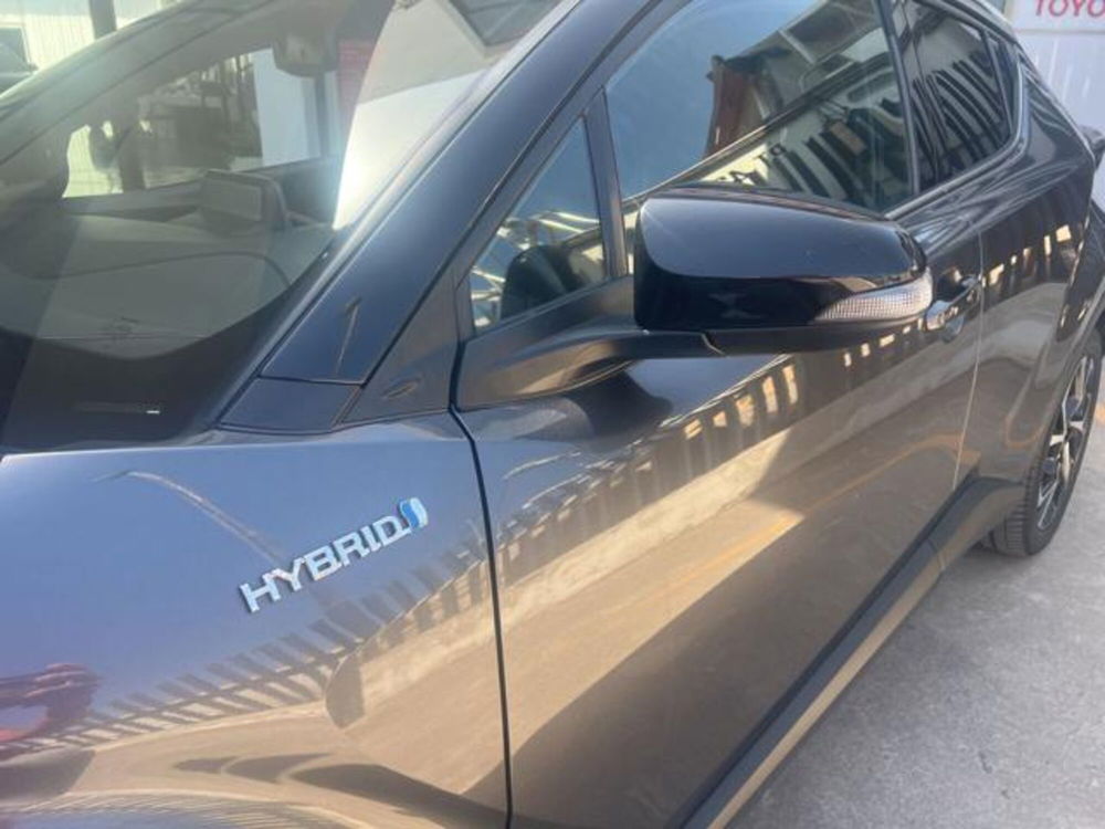 Toyota Toyota C-HR usata a Sassari (12)